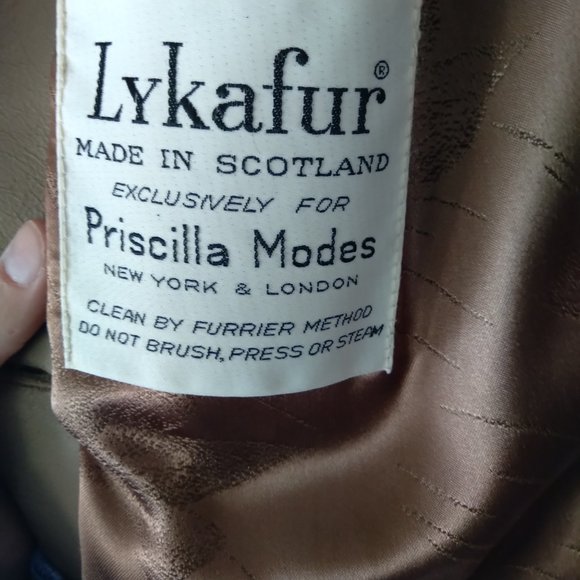 Lykafur Vintage Vegan Fur Coat - Picture 4 of 4